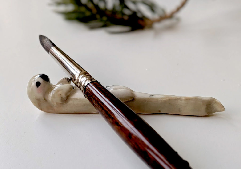 My favorite synthetic brush : an Escoda Versatil.