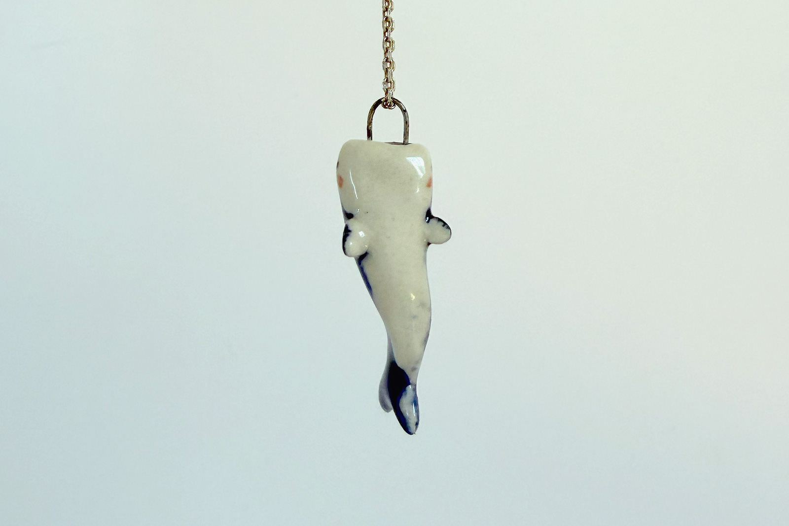 Alternative view of Pendentif - Requin Baleine