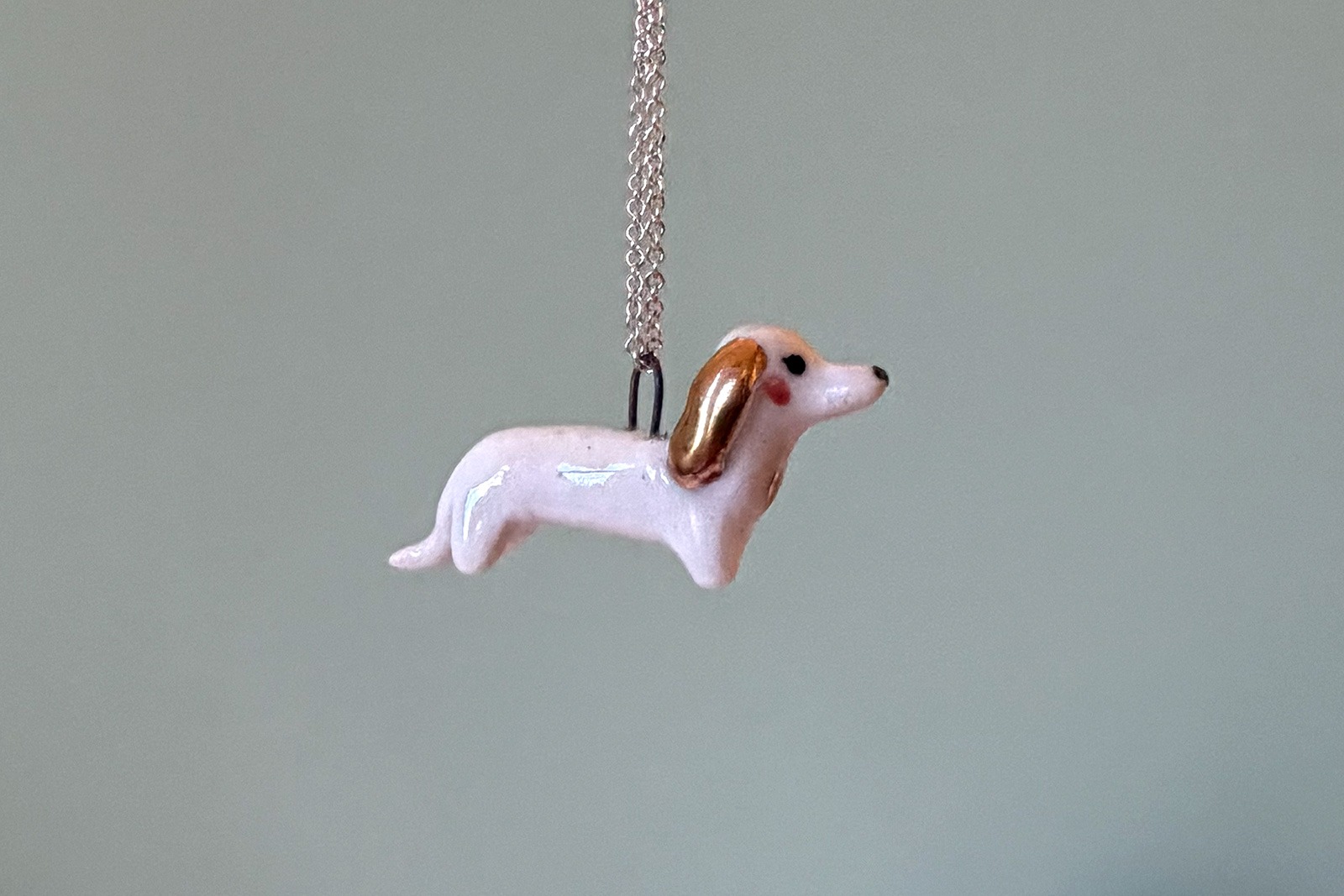 Alternative view of Pendentif Teckel