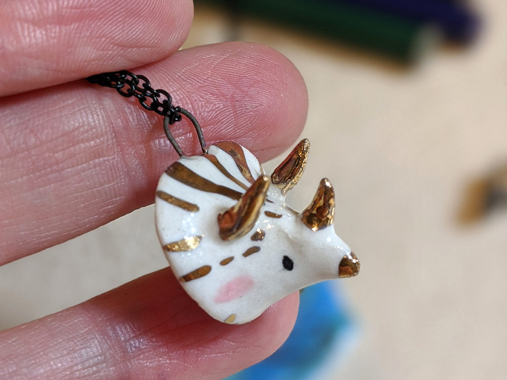 pendentif triceratops