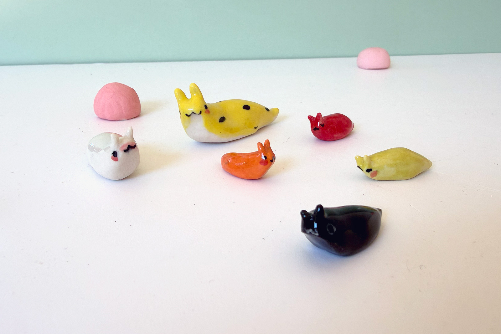 Alternative view of Figurine - Slugs