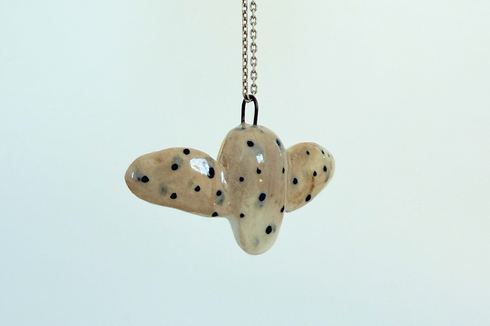 Alternative view of Barn Owl pendant - Ceramics + Gold - Wings