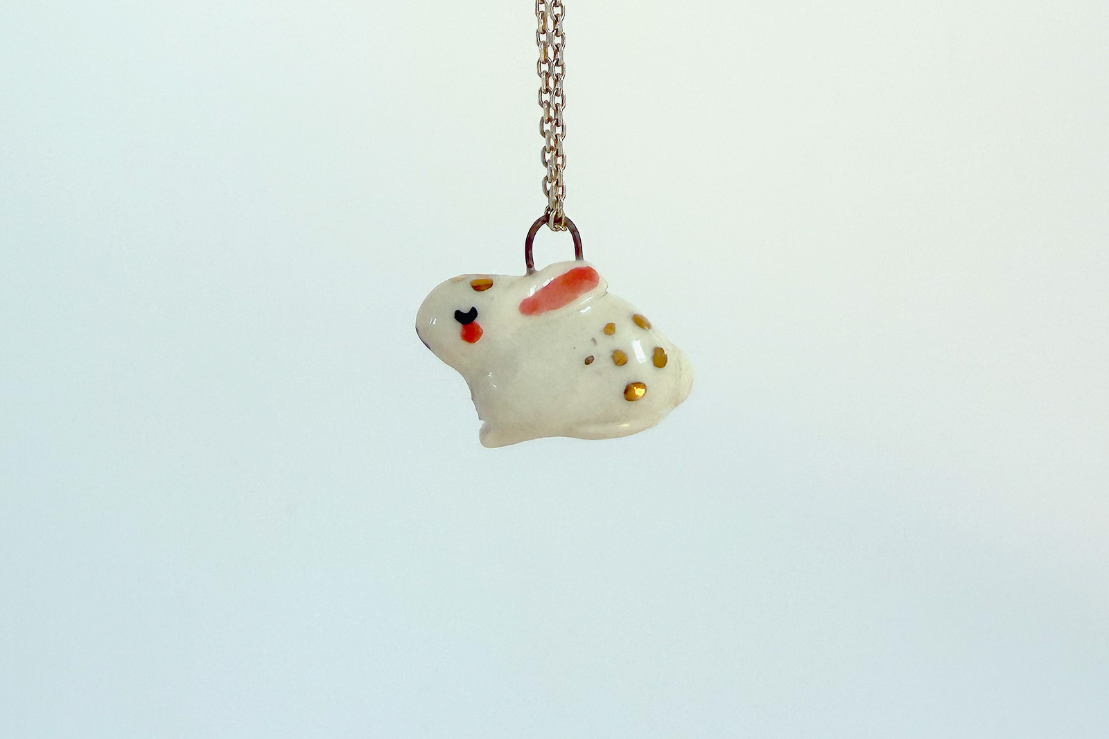 Porcelain Pendant : Round Bunny