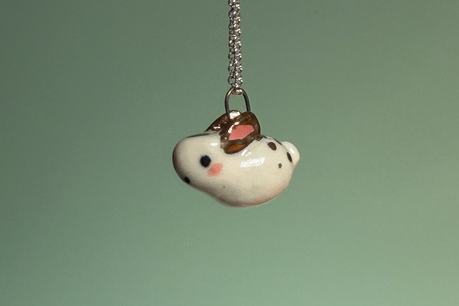 Porcelain Pendant : Round Bunny