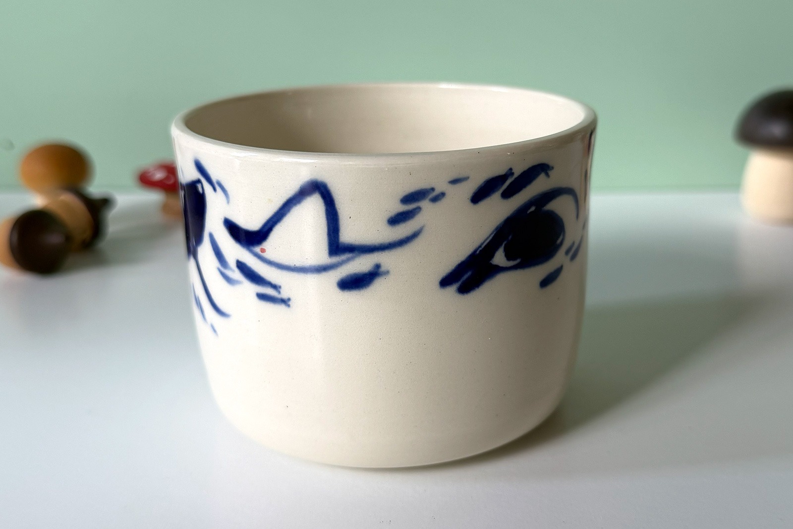 Alternative view of Cup - Rays