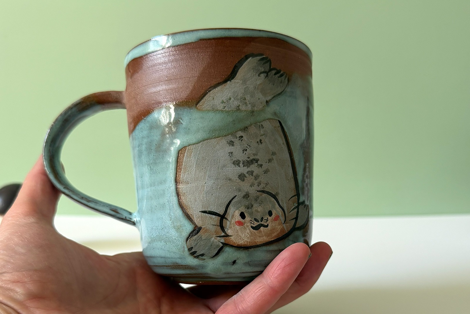 Alternative view of Mug - Grey Seal