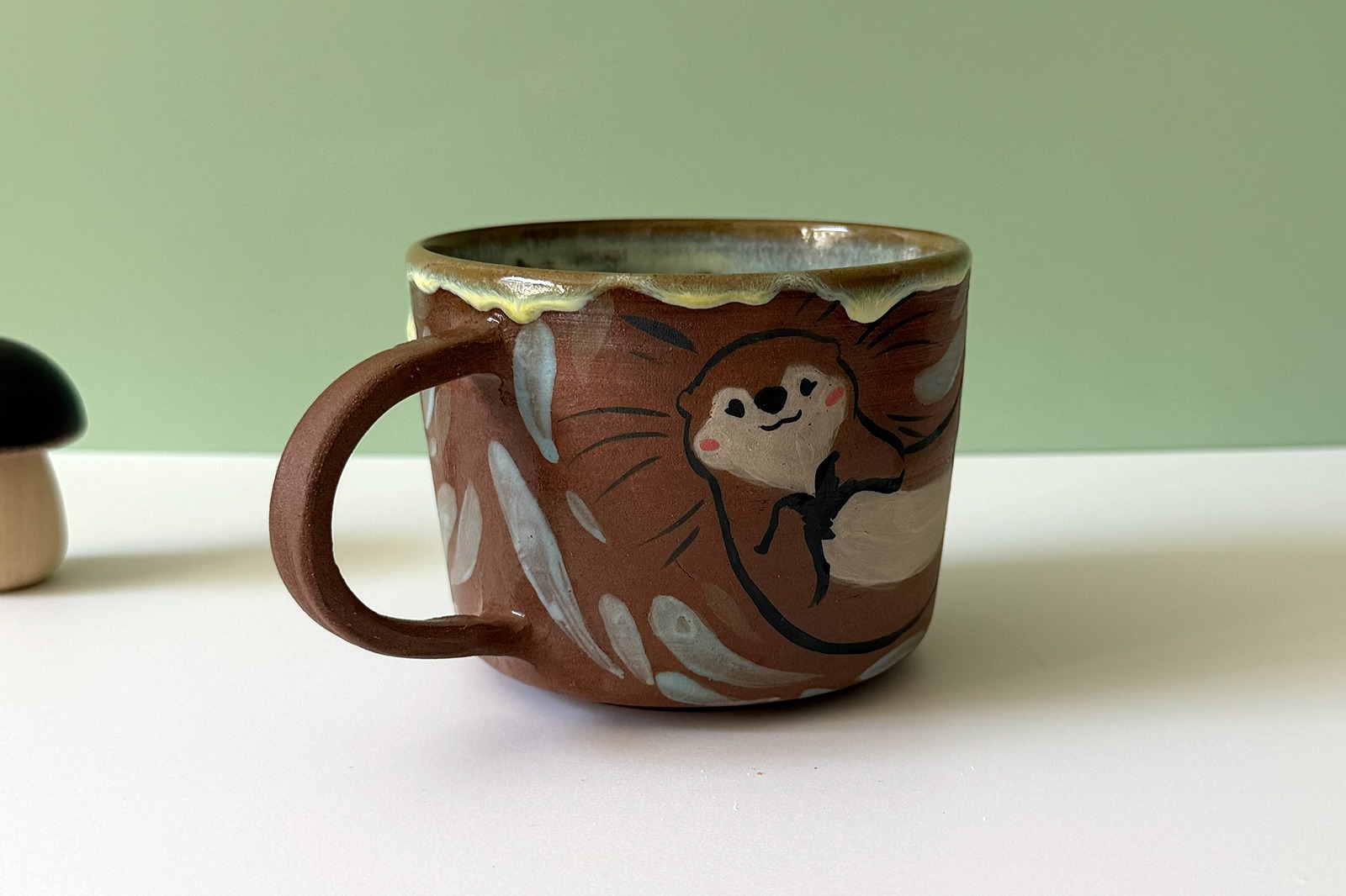 Alternative view of Mug : Otter Couple
