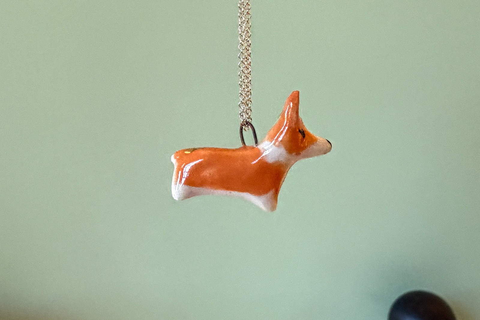 Pendentif - Corgi Porcelaine et Or – Image 3