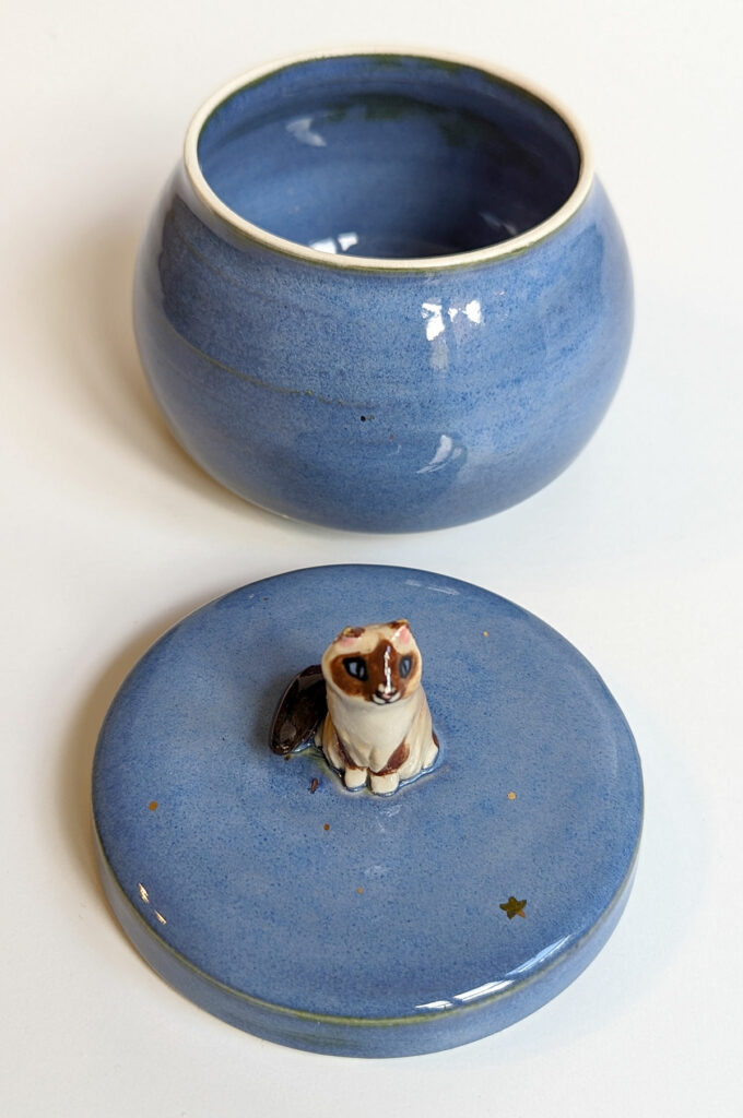 blue urn for a ragdoll