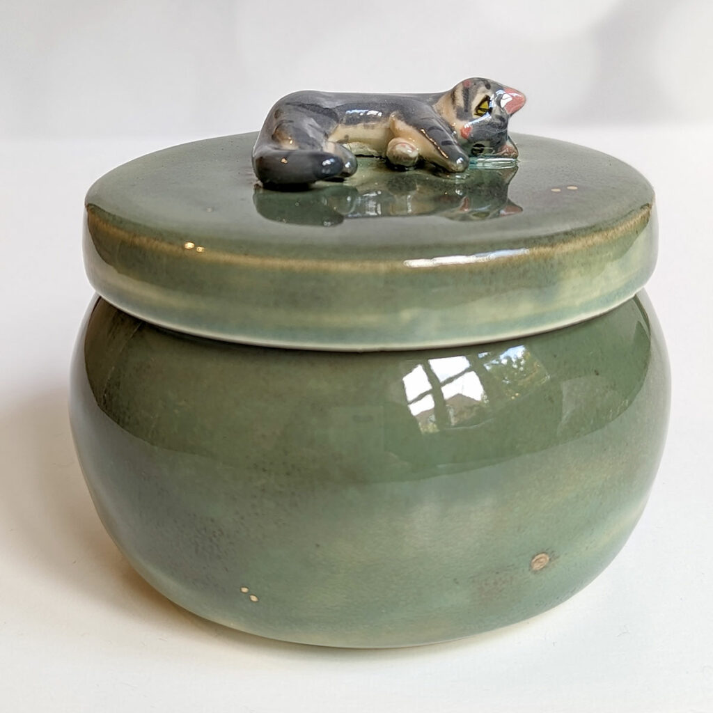 dark green urn for a lovely grey
