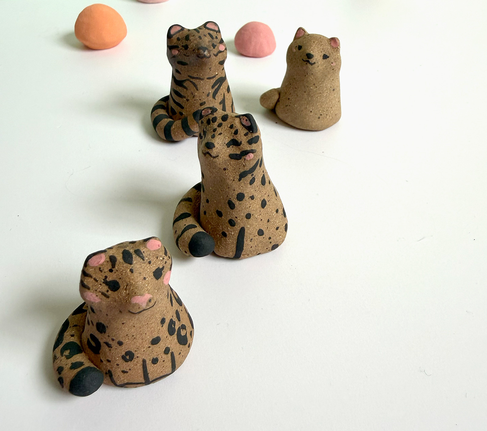 Alternative view of Figurine - Tea Friend - Stoneware