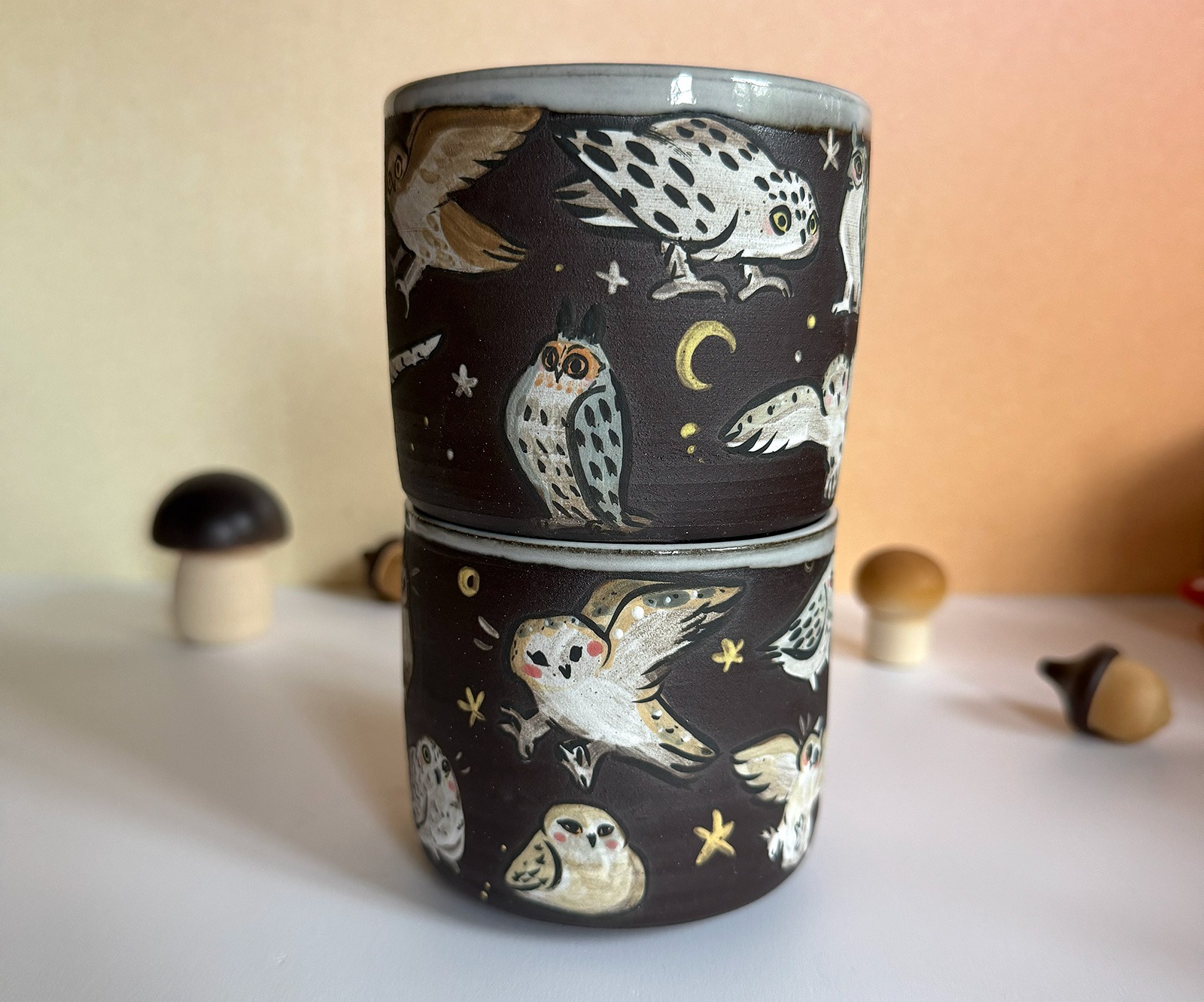 Alternative view of Cup : Too Many Owls