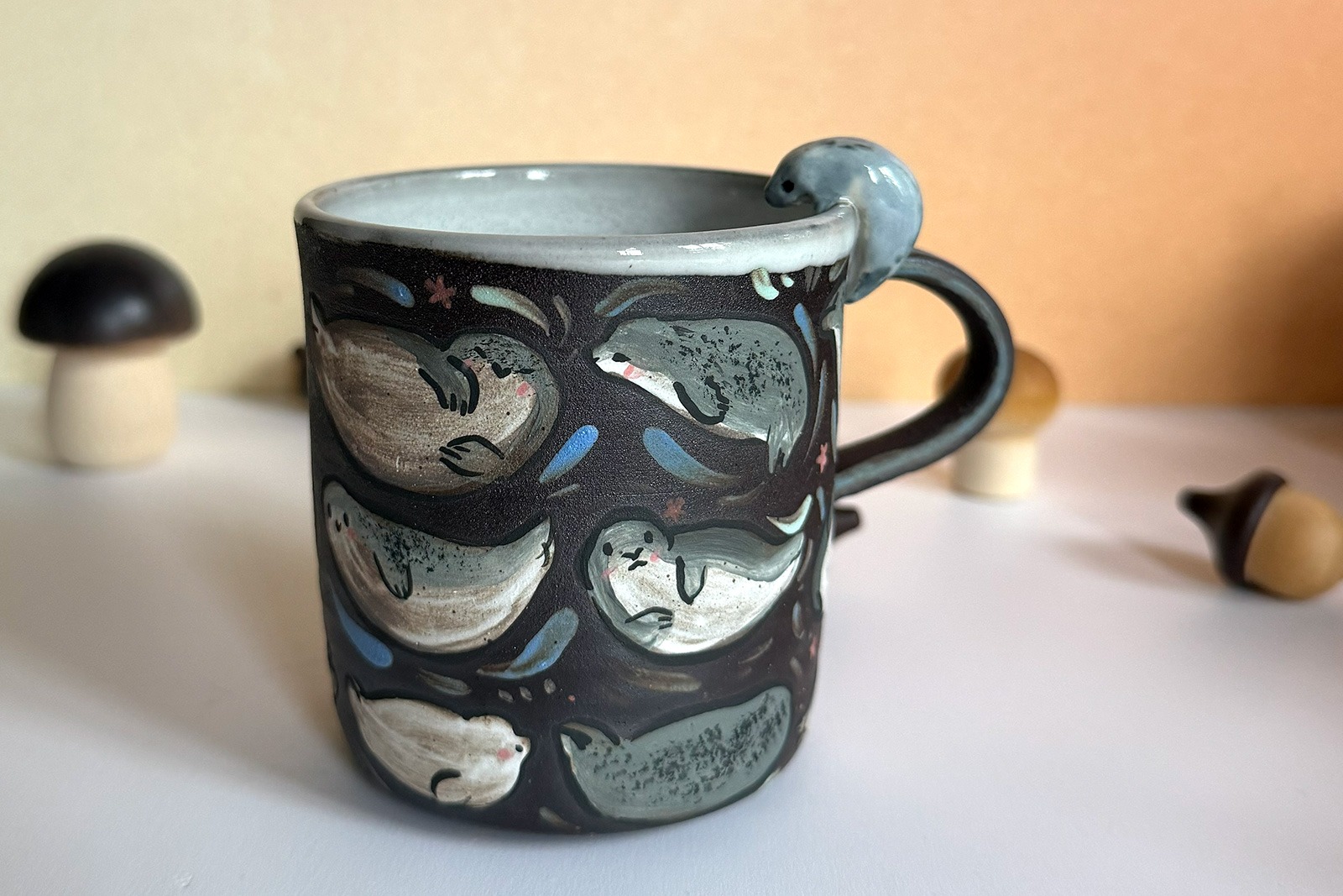 Sculpted Mug - Many Seals - Black